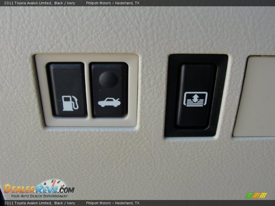 2011 Toyota Avalon Limited Black / Ivory Photo #35