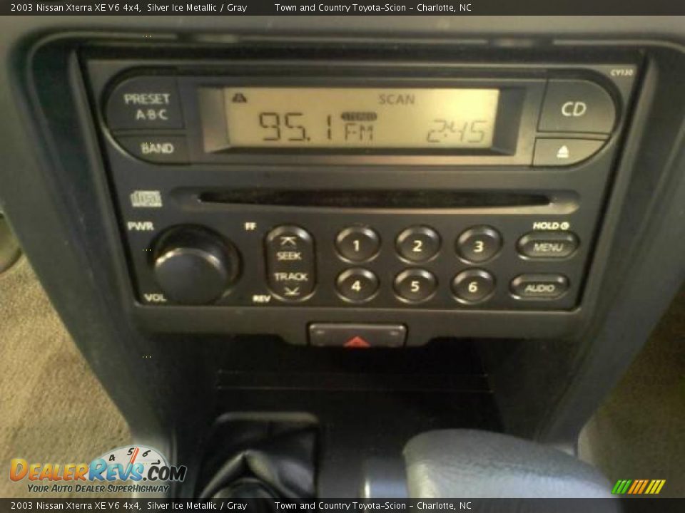 2003 Nissan Xterra XE V6 4x4 Silver Ice Metallic / Gray Photo #8