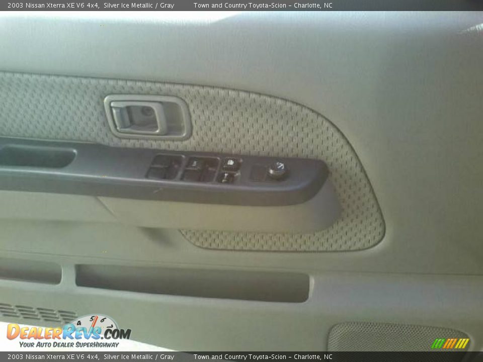 2003 Nissan Xterra XE V6 4x4 Silver Ice Metallic / Gray Photo #12