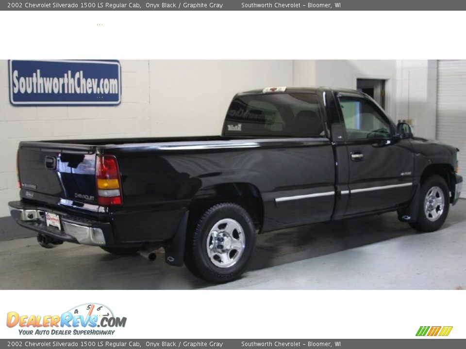 2002 Chevrolet Silverado 1500 LS Regular Cab Onyx Black / Graphite Gray Photo #1