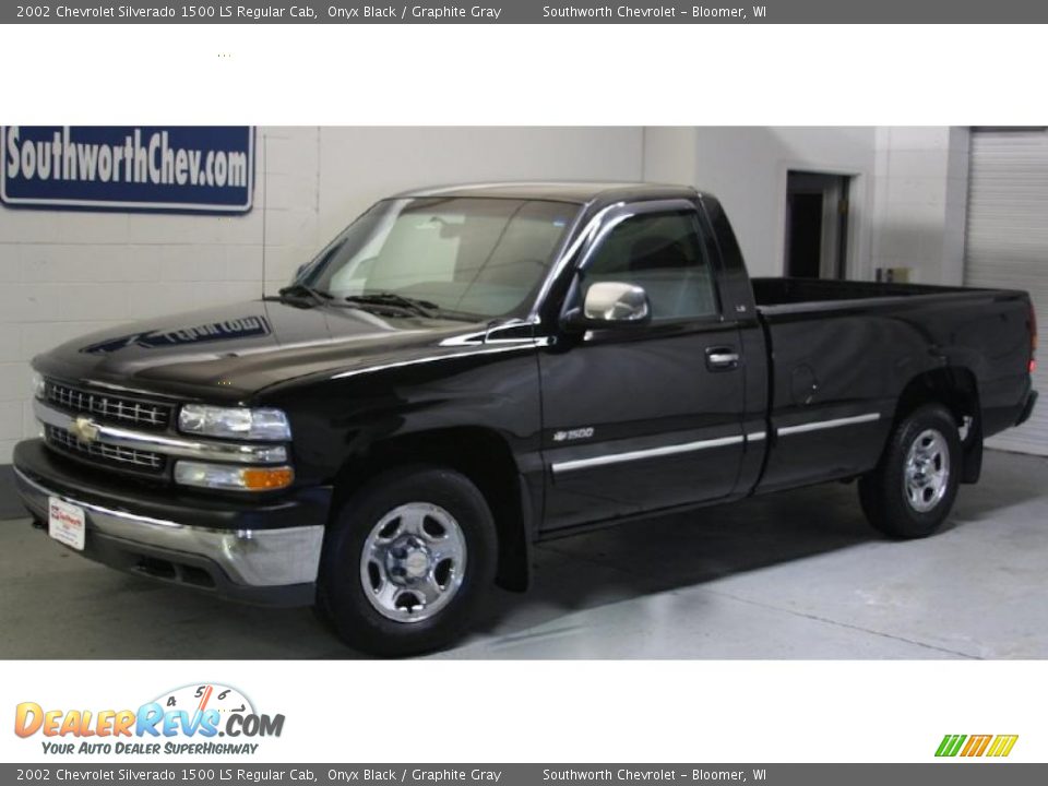 2002 Chevrolet Silverado 1500 LS Regular Cab Onyx Black / Graphite Gray Photo #2