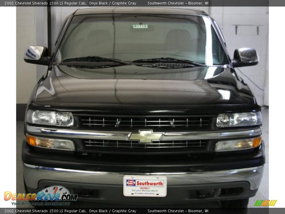 2002 Chevrolet Silverado 1500 LS Regular Cab Onyx Black / Graphite Gray Photo #3