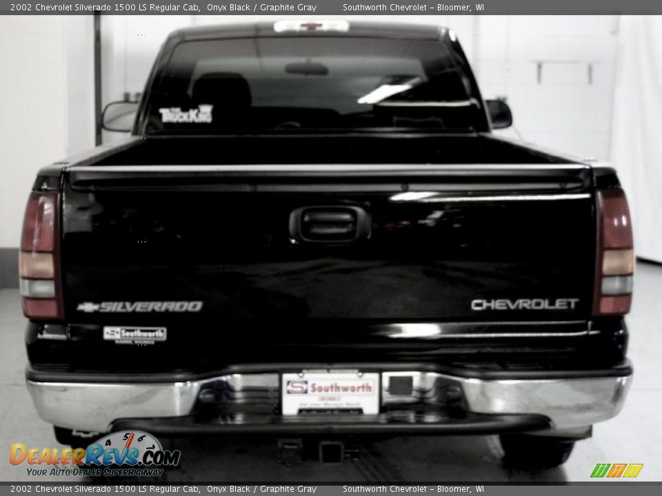 2002 Chevrolet Silverado 1500 LS Regular Cab Onyx Black / Graphite Gray Photo #4