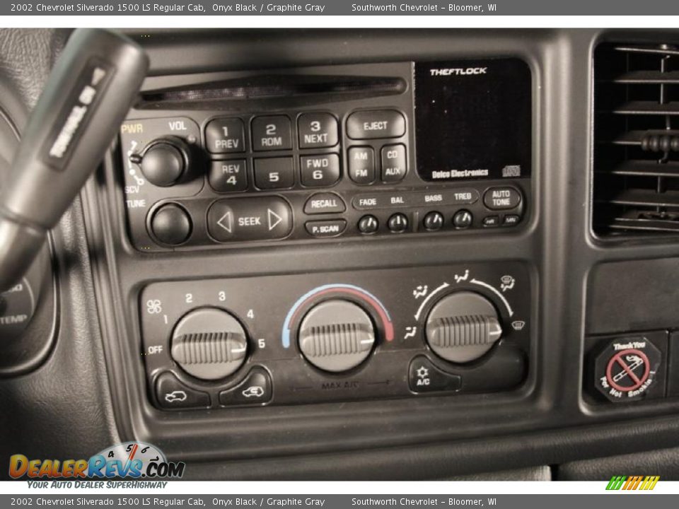 Controls of 2002 Chevrolet Silverado 1500 LS Regular Cab Photo #10