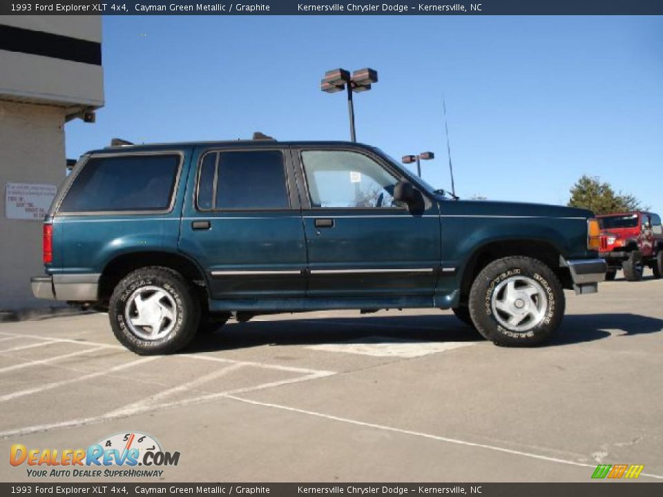 1993 Ford Explorer XLT 4x4 Cayman Green Metallic / Graphite Photo #2