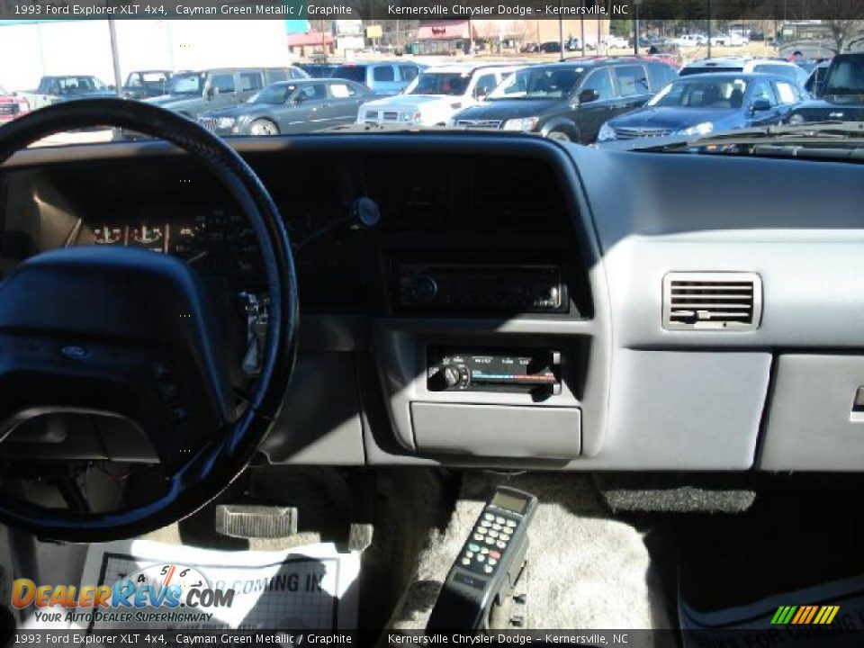 1993 Ford Explorer XLT 4x4 Cayman Green Metallic / Graphite Photo #31