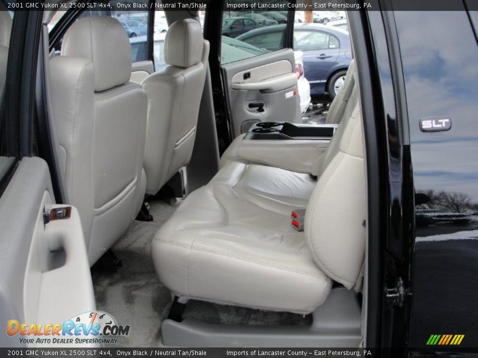 2001 GMC Yukon XL 2500 SLT 4x4 Onyx Black / Neutral Tan/Shale Photo #10