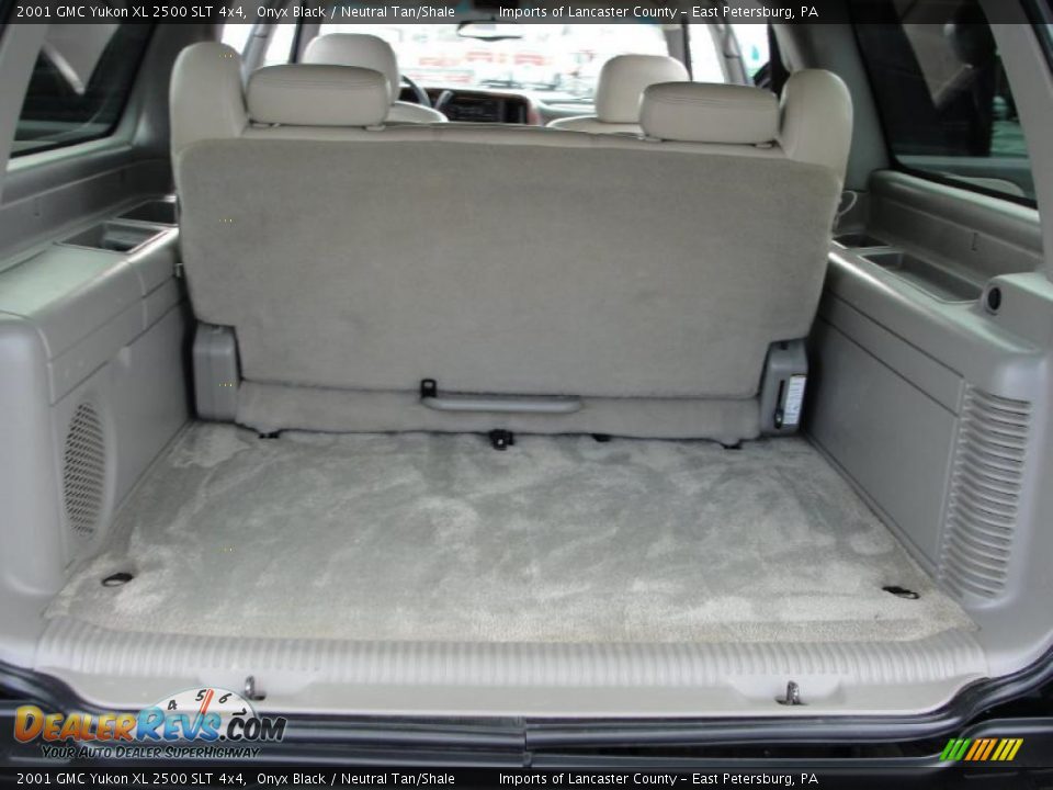 2001 GMC Yukon XL 2500 SLT 4x4 Onyx Black / Neutral Tan/Shale Photo #11