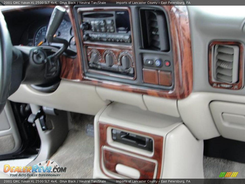 2001 GMC Yukon XL 2500 SLT 4x4 Onyx Black / Neutral Tan/Shale Photo #14