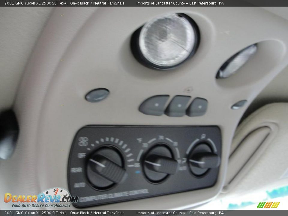 2001 GMC Yukon XL 2500 SLT 4x4 Onyx Black / Neutral Tan/Shale Photo #15