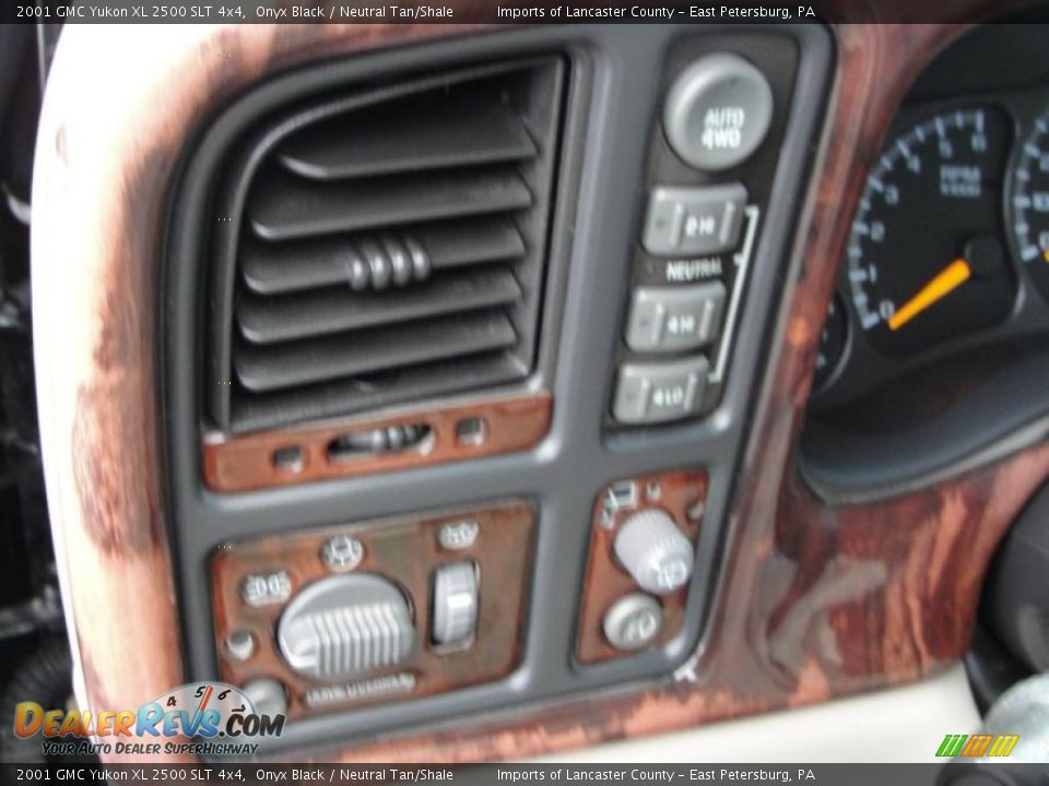 2001 GMC Yukon XL 2500 SLT 4x4 Onyx Black / Neutral Tan/Shale Photo #17