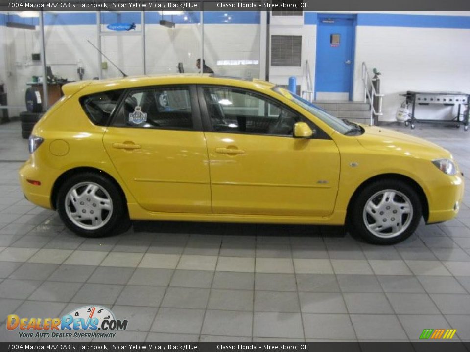 Solar Yellow Mica 2004 Mazda MAZDA3 s Hatchback Photo #3