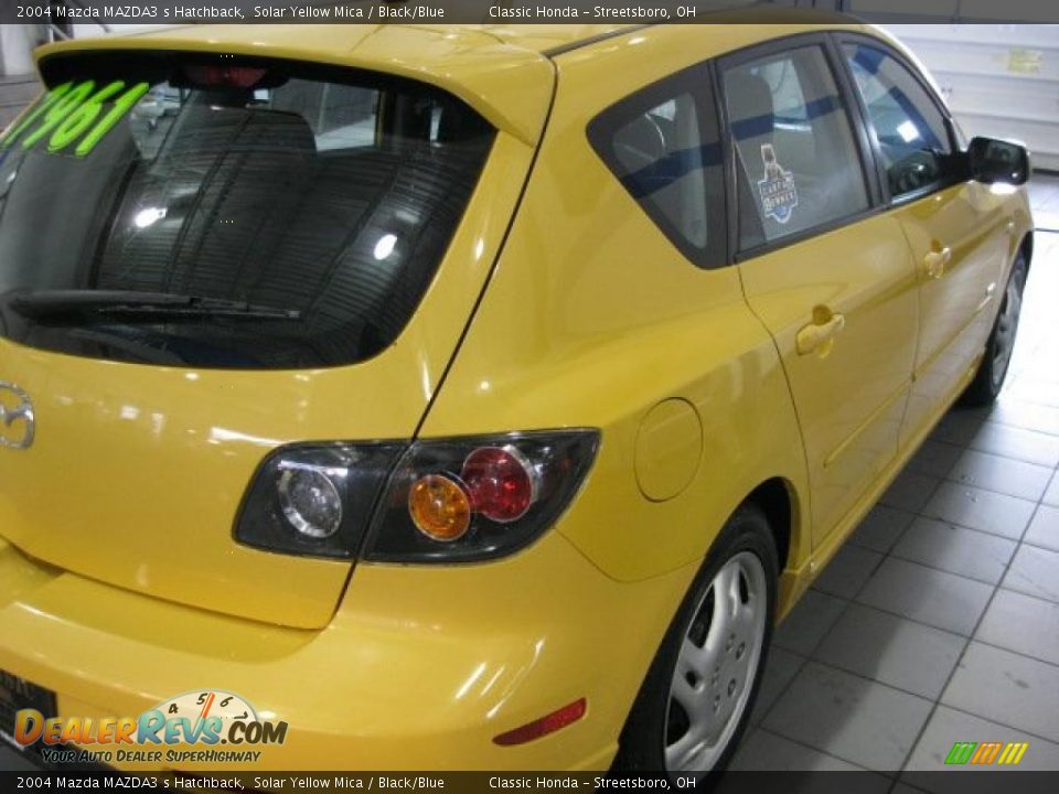 2004 Mazda MAZDA3 s Hatchback Solar Yellow Mica / Black/Blue Photo #10