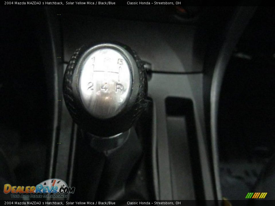 2004 Mazda MAZDA3 s Hatchback Shifter Photo #29