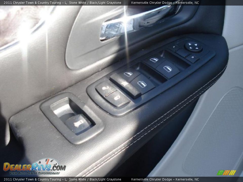 2011 Chrysler Town & Country Touring - L Stone White / Black/Light Graystone Photo #14