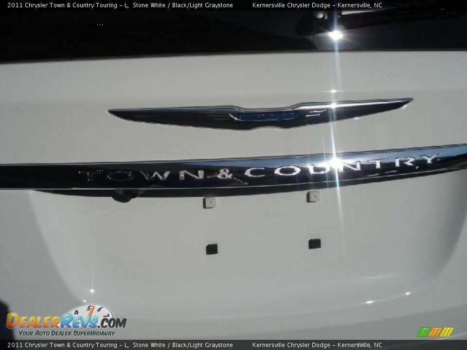 2011 Chrysler Town & Country Touring - L Stone White / Black/Light Graystone Photo #15