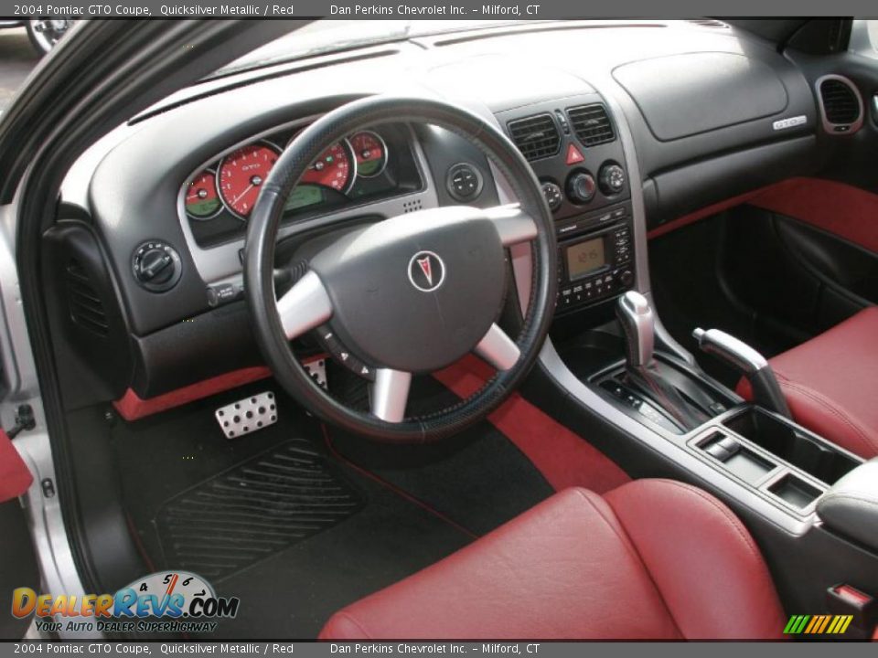 Dashboard of 2004 Pontiac GTO Coupe Photo #6