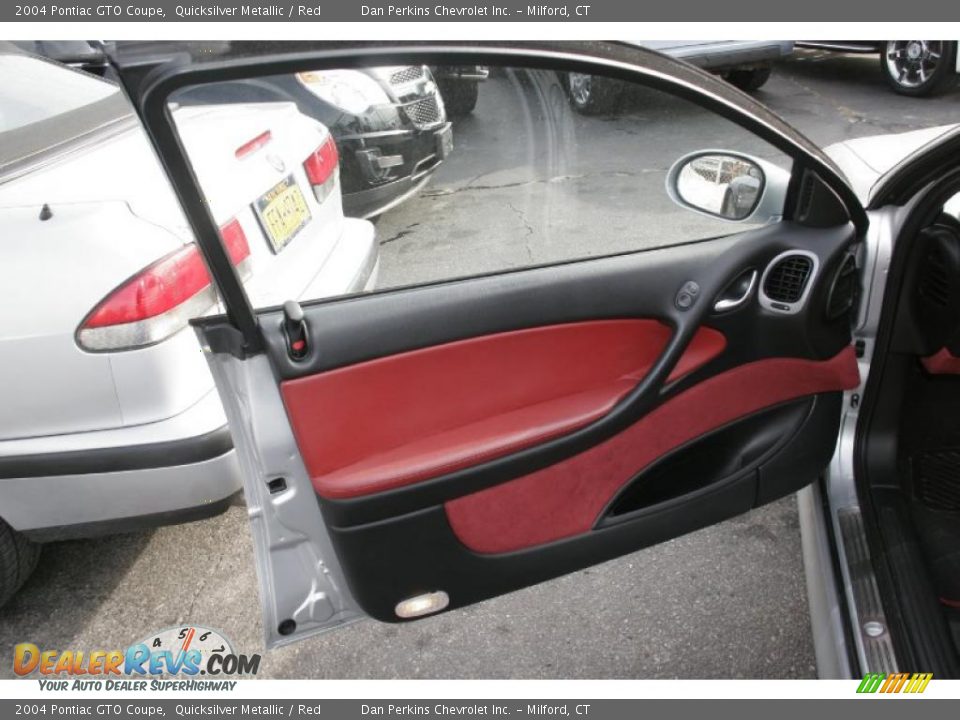 Door Panel of 2004 Pontiac GTO Coupe Photo #13