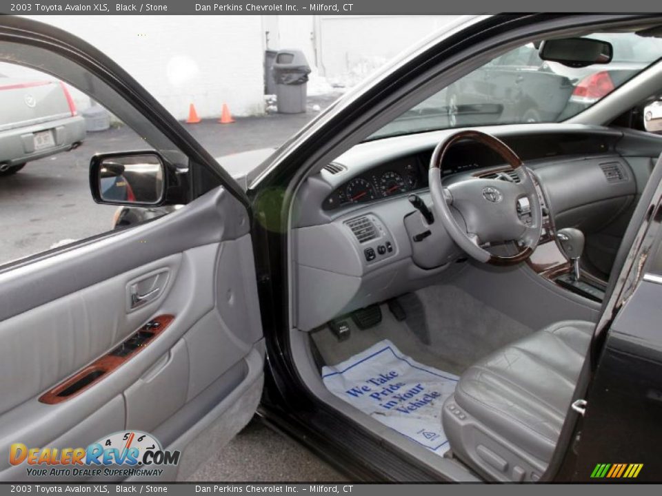 2003 Toyota Avalon XLS Black / Stone Photo #12