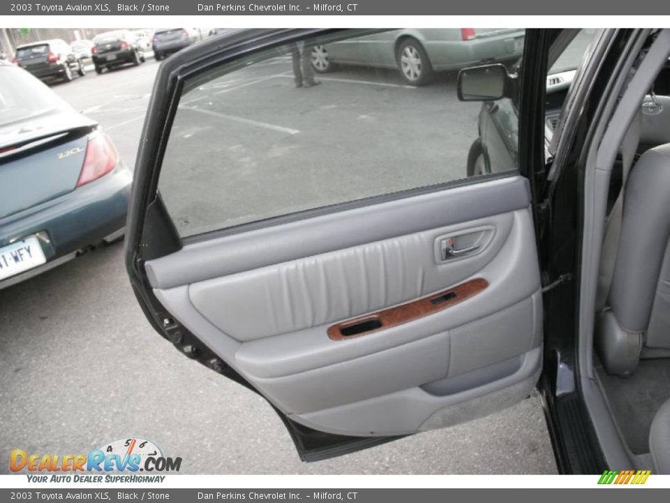 2003 Toyota Avalon XLS Black / Stone Photo #14
