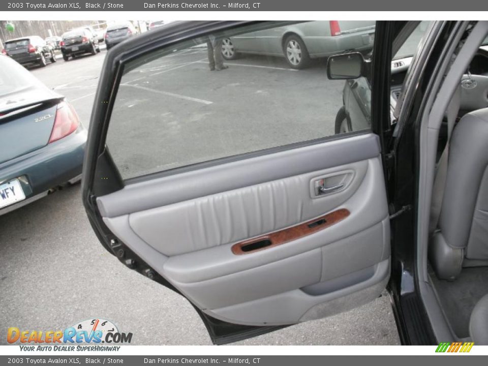 2003 Toyota Avalon XLS Black / Stone Photo #15