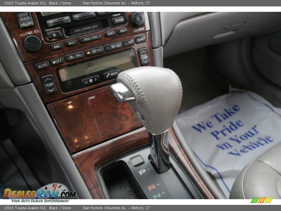 2003 Toyota Avalon XLS Black / Stone Photo #24