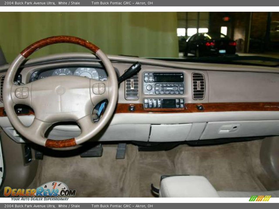 Dashboard of 2004 Buick Park Avenue Ultra Photo #8