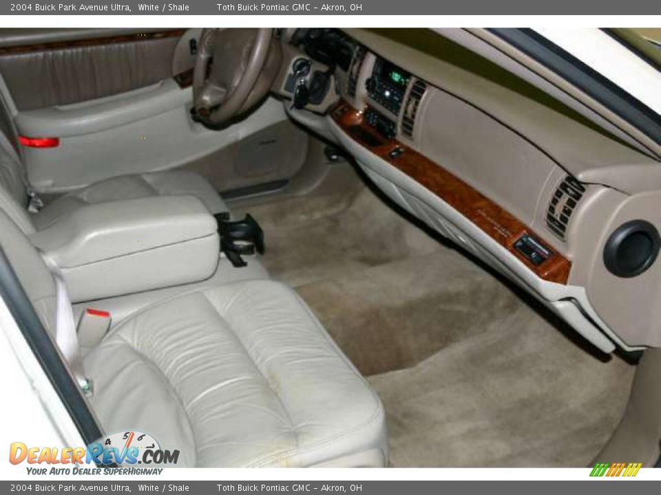 Shale Interior - 2004 Buick Park Avenue Ultra Photo #20