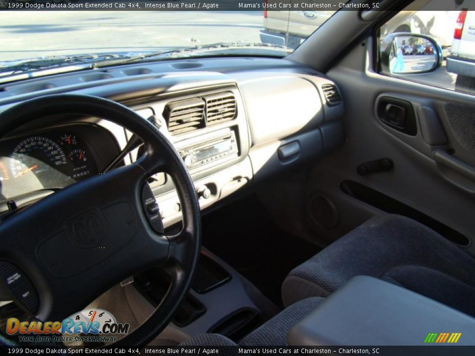 1999 Dodge Dakota Sport Extended Cab 4x4 Intense Blue Pearl / Agate Photo #15