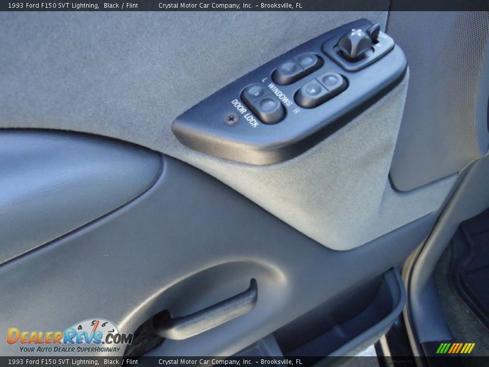 Controls of 1993 Ford F150 SVT Lightning Photo #22