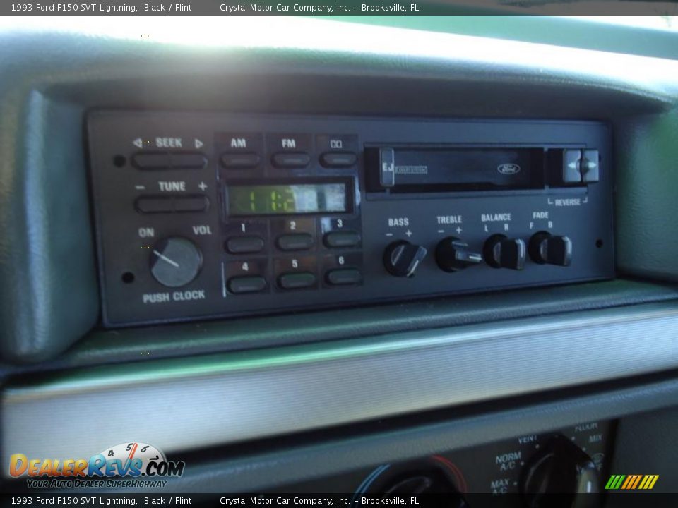 Controls of 1993 Ford F150 SVT Lightning Photo #25