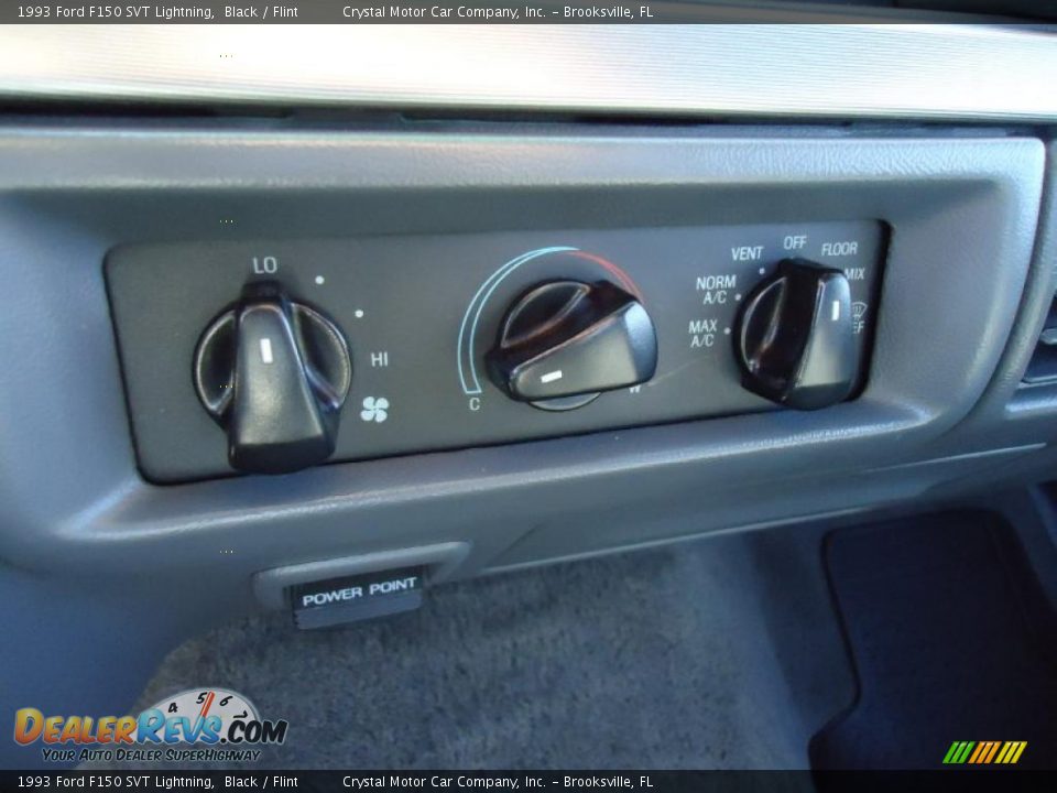 Controls of 1993 Ford F150 SVT Lightning Photo #26