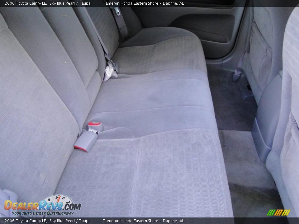 2006 Toyota Camry LE Sky Blue Pearl / Taupe Photo #30