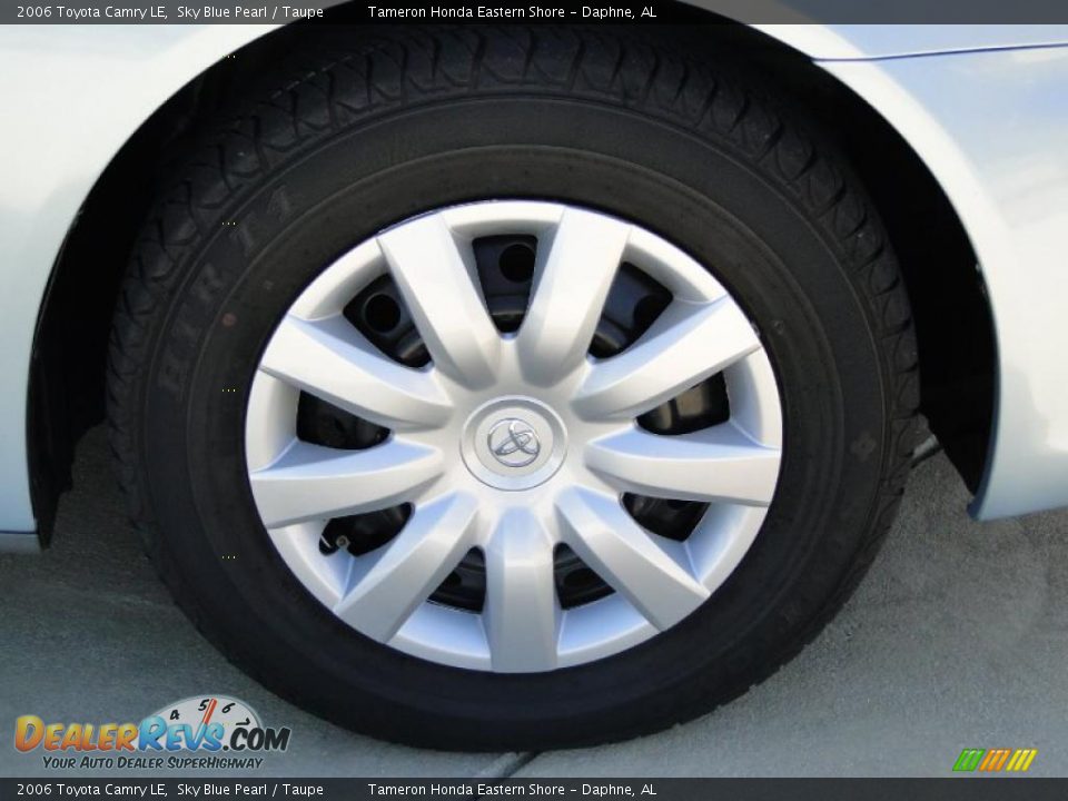 2006 Toyota Camry LE Sky Blue Pearl / Taupe Photo #34
