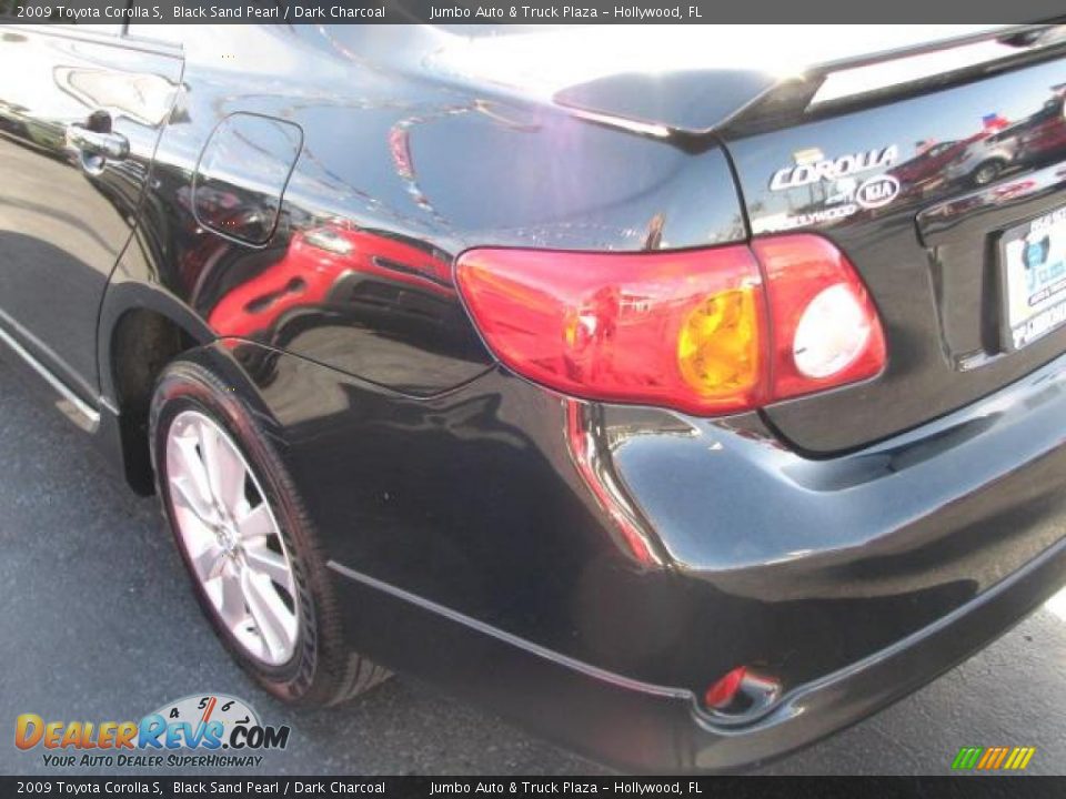 2009 Toyota Corolla S Black Sand Pearl / Dark Charcoal Photo #7