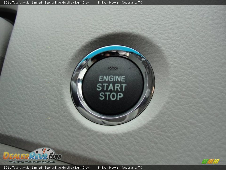 Controls of 2011 Toyota Avalon Limited Photo #31