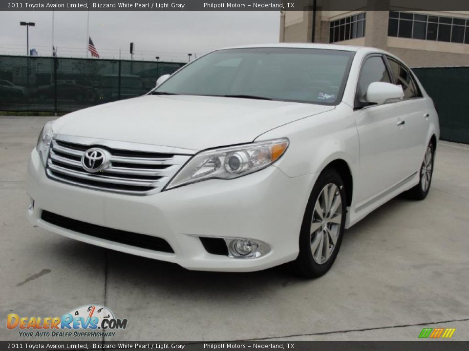2011 Toyota Avalon Limited Blizzard White Pearl / Light Gray Photo #7