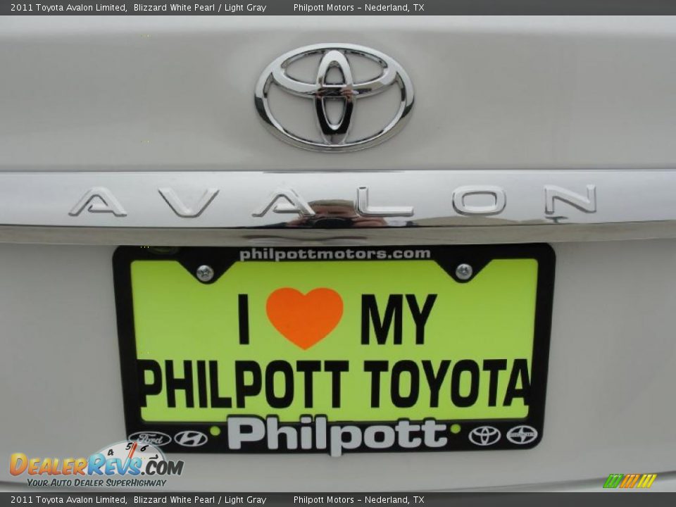 2011 Toyota Avalon Limited Blizzard White Pearl / Light Gray Photo #14