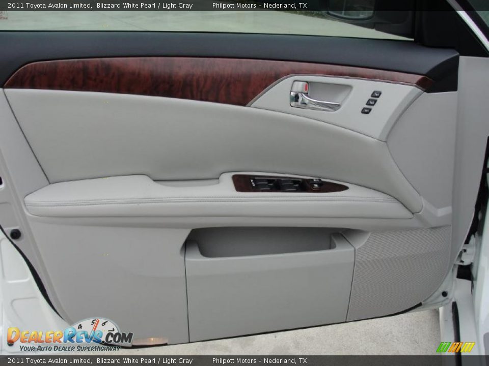 2011 Toyota Avalon Limited Blizzard White Pearl / Light Gray Photo #18
