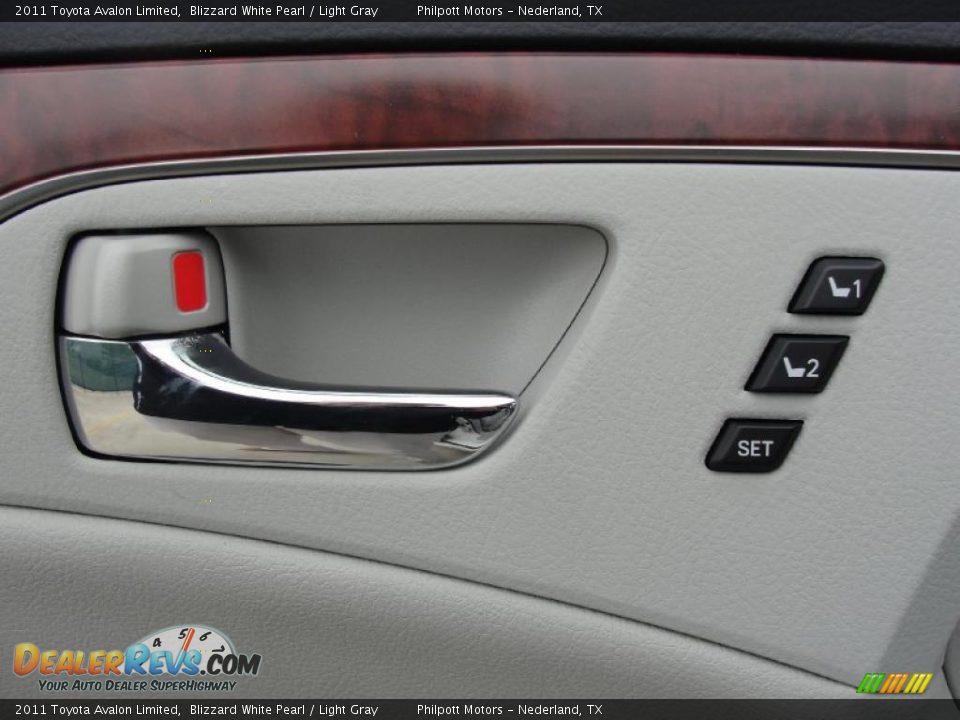 2011 Toyota Avalon Limited Blizzard White Pearl / Light Gray Photo #19