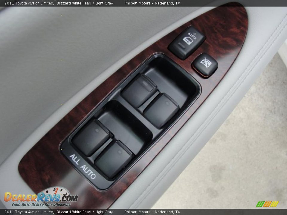 2011 Toyota Avalon Limited Blizzard White Pearl / Light Gray Photo #20