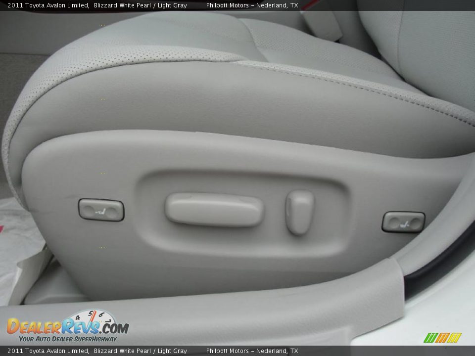 2011 Toyota Avalon Limited Blizzard White Pearl / Light Gray Photo #22