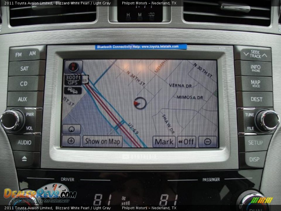 2011 Toyota Avalon Limited Blizzard White Pearl / Light Gray Photo #26