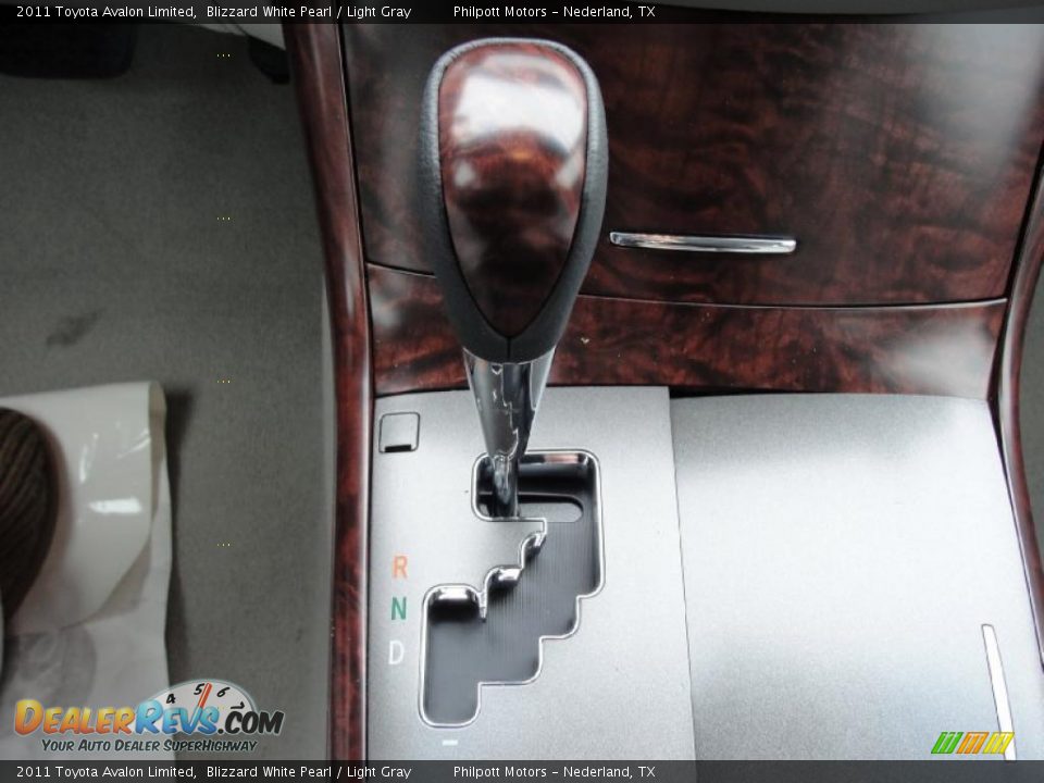 2011 Toyota Avalon Limited Blizzard White Pearl / Light Gray Photo #28