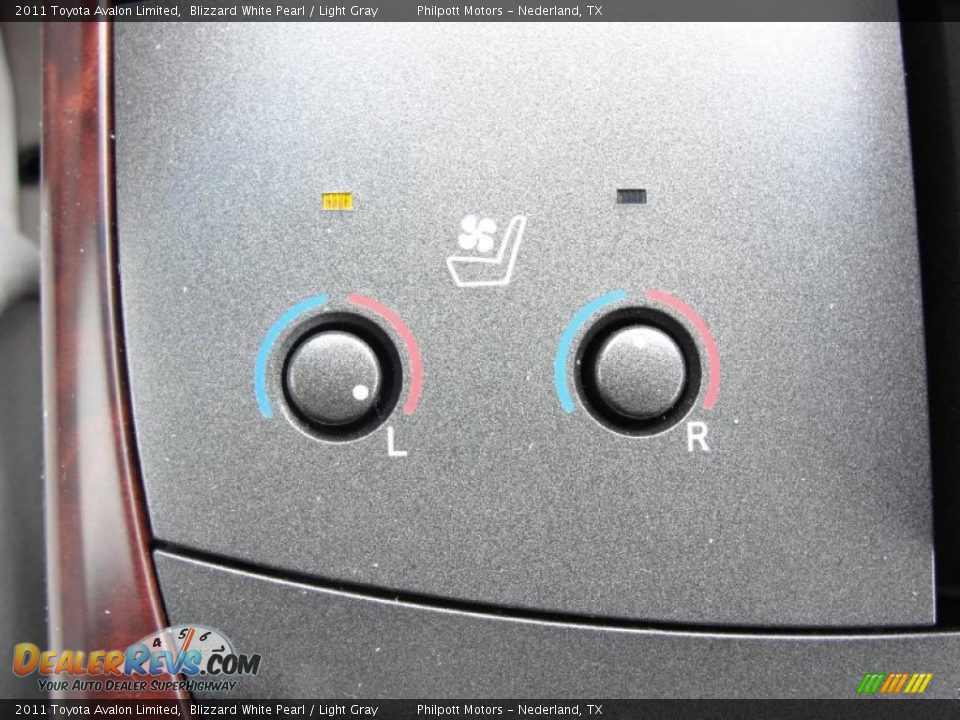 2011 Toyota Avalon Limited Blizzard White Pearl / Light Gray Photo #29