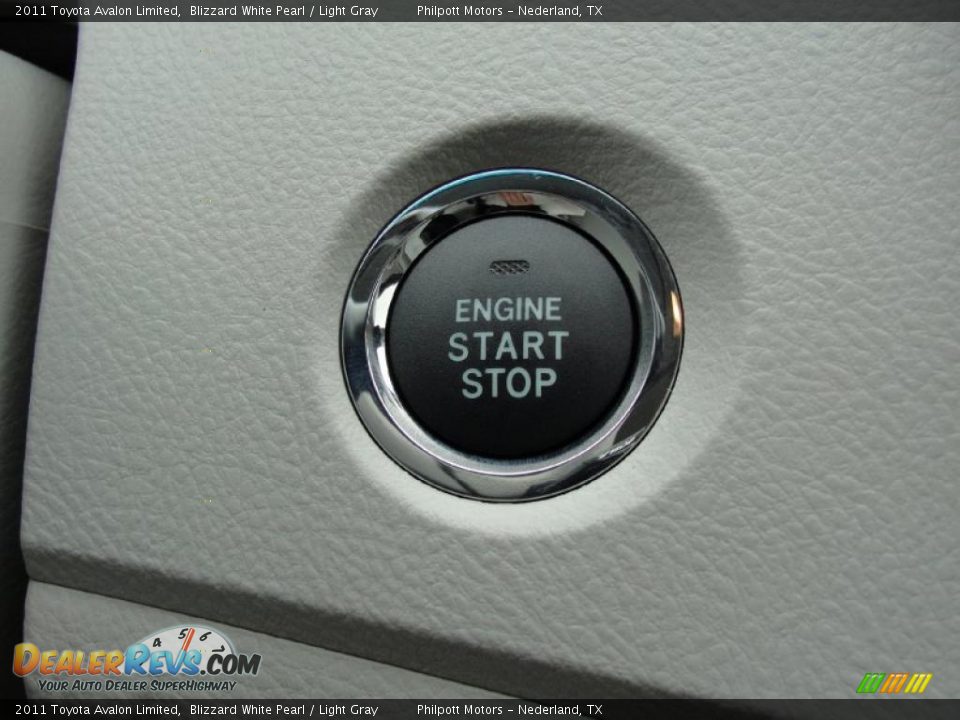 2011 Toyota Avalon Limited Blizzard White Pearl / Light Gray Photo #30