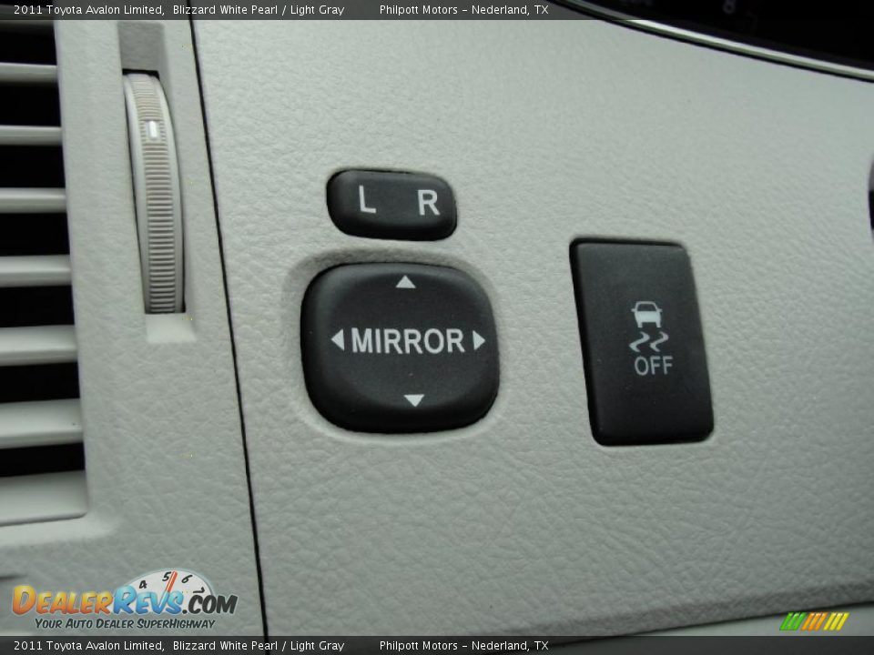 2011 Toyota Avalon Limited Blizzard White Pearl / Light Gray Photo #33