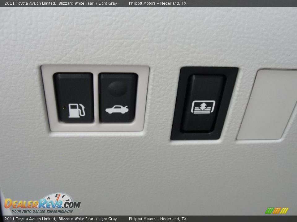 2011 Toyota Avalon Limited Blizzard White Pearl / Light Gray Photo #34