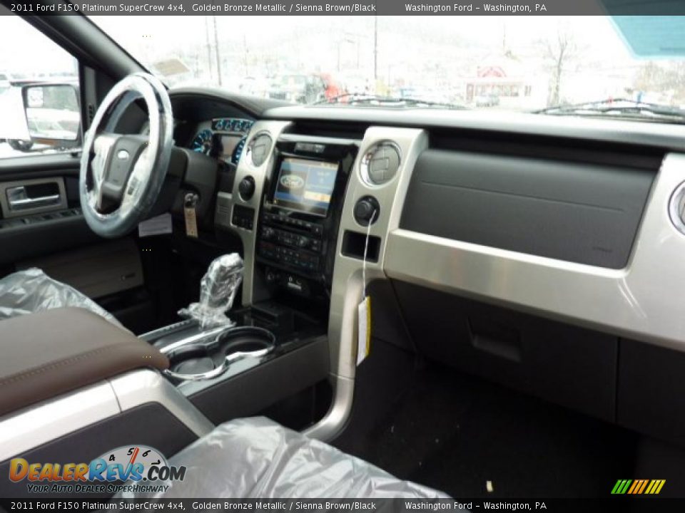 Dashboard of 2011 Ford F150 Platinum SuperCrew 4x4 Photo #15