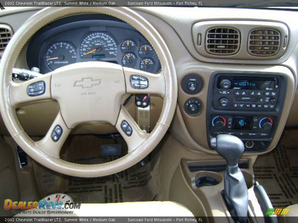2002 Chevrolet TrailBlazer LTZ Summit White / Medium Oak Photo #32